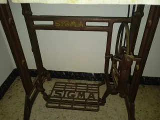 Máquina de coser Sigma antigua