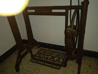Máquina de coser Sigma antigua
