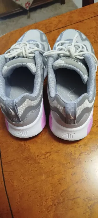 Zapatillas Nike Air Max 200 grises y rosas