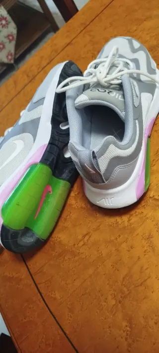 Zapatillas Nike Air Max 200 grises y rosas