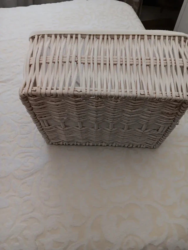 Cesta Mimbre Forrada Beige y Blanca