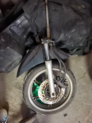 Horquilla y tija de moto