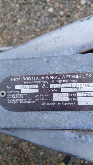 Remolque cerrado coche