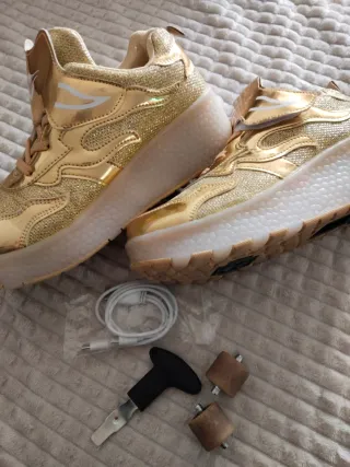 Zapatillas con ruedas y luces talla 36