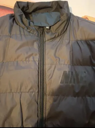 Cazadora acolchada negra