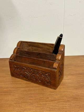 Porta bolígrafos de madera oriental