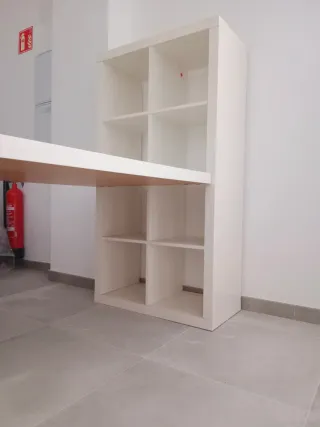 Mesa de estudio blanca