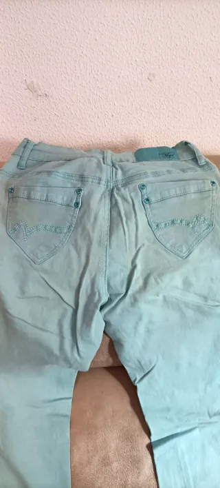Pantalones vaqueros azul claro elásticos