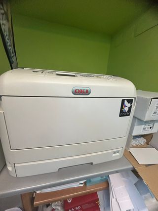 Impresora OKI Pro8432WT A3 tinta blanca.