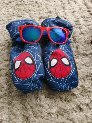 Lote esquí niño: botas, casco y gafas.