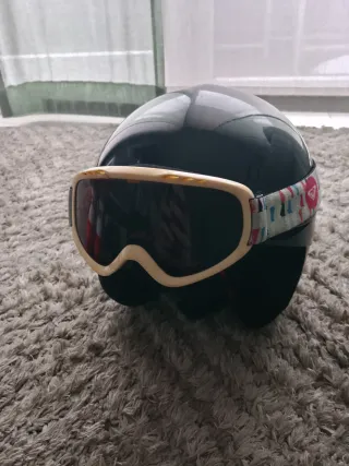 Lote esquí niño: botas, casco y gafas.