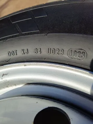 Rueda para autocaravana Pirelli 215/70 R15CP