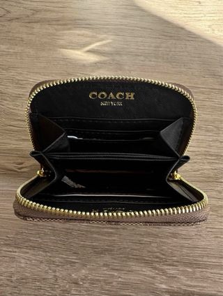 Monedero Coach Signature Marrón y Beige