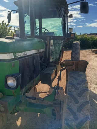 Tractor John Deere 2450 DT