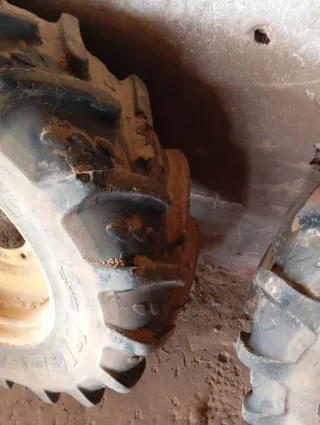 Tractor John Deere 2450 DT