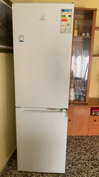 Nevera Indesit Blanca