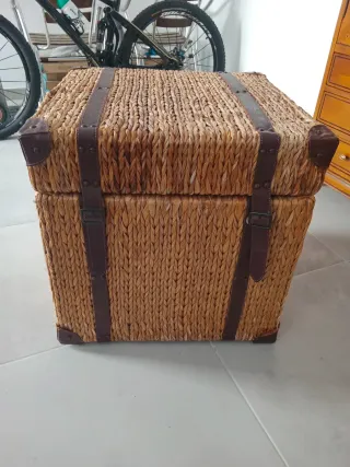 Baúl mimbre y cuero