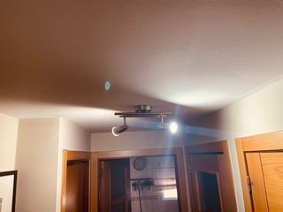 Lámpara de techo niquel y blanca