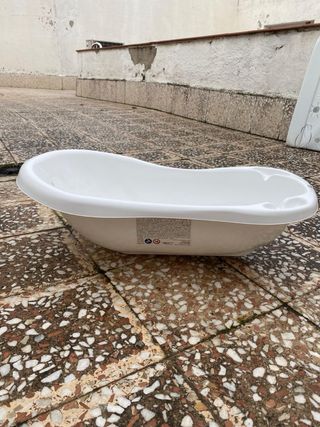 Bañera bebé blanca con soporte