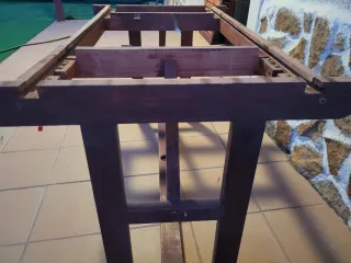 Conjunto mesa, 6 sillas más 2 sillas con brazos.