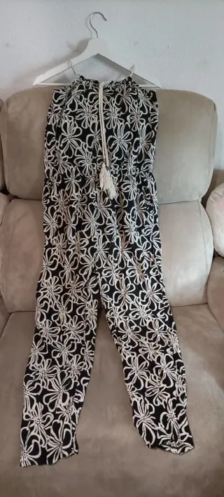 Mono estampado floral negro y blanco