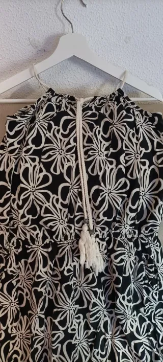 Mono estampado floral negro y blanco