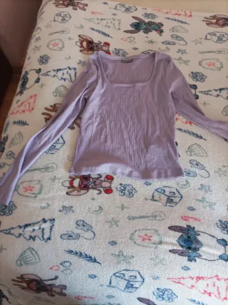 Camiseta corta morada de canalé