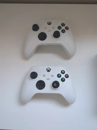 Xbox Series S Blanca + 2 Mandos