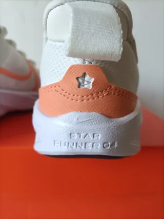 Nike bambina comode lacci finti arancioni