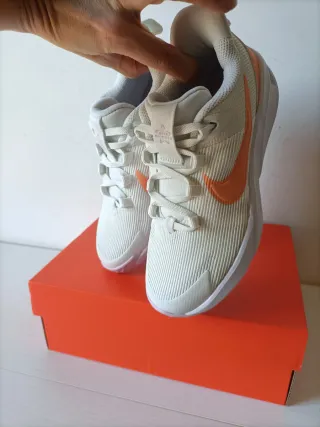 Nike bambina comode lacci finti arancioni