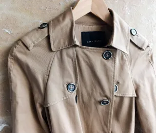 Gabardina corta Zara beige