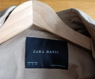 Gabardina corta Zara beige
