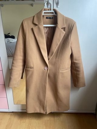 Abrigo marrón elegante hecho en Italia