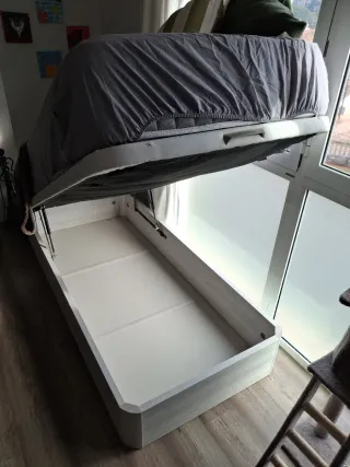 Cama individual con canapé de madera