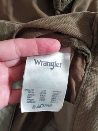 Bermuda Cargo Wrangler Talla 38-40 Marrón