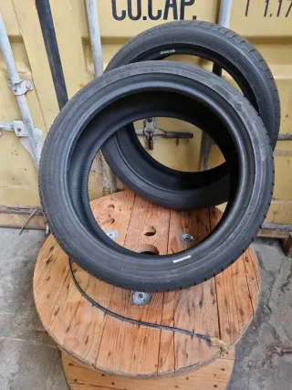 Se vende 2 Neumáticos en perfecto estado