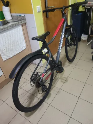 Bicicleta Btwin Gris y Roja