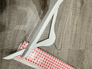 +2000 Perchas de madera blancas nuevas