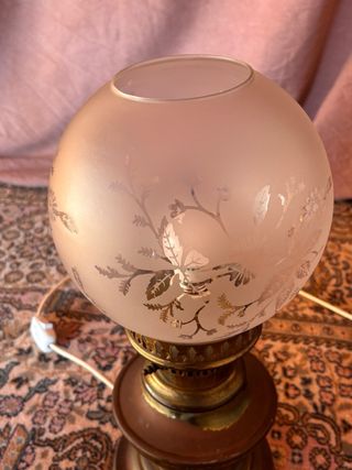 Lámpara antigua restaurada dorada