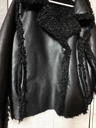 Chaqueta biker negra reversible borrego H&M nueva