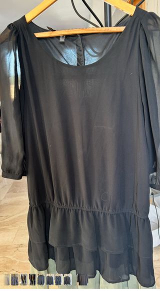 Vestido negro con volantes