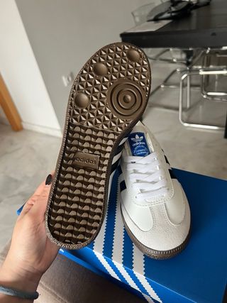 Zapatillas Unisex Blancas y Negras