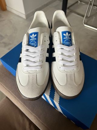 Zapatillas Unisex Blancas y Negras