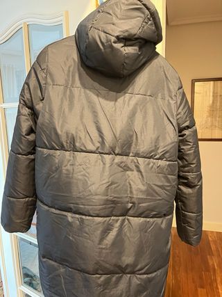 Abrigo de invierno negro