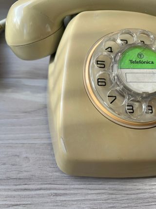 Teléfono antiguo Telefónica beige
