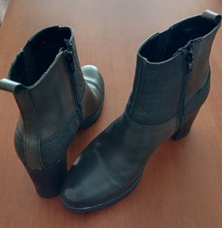 Botines de piel Camilas T.39