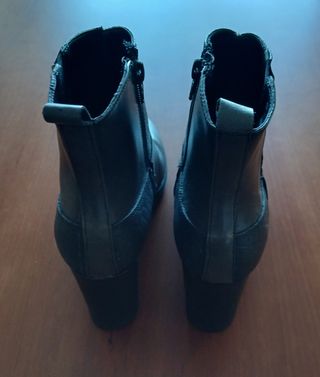 Botines de piel Camilas T.39