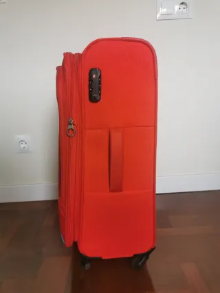 Maleta American Tourister Roja