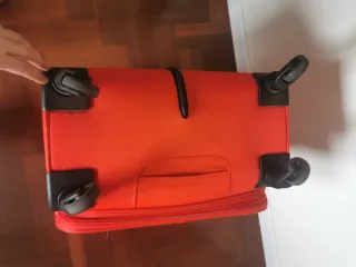 Maleta American Tourister Roja