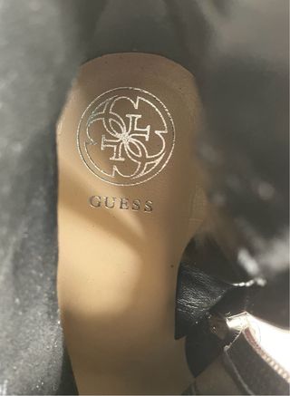 Botines negros con lentejuelas